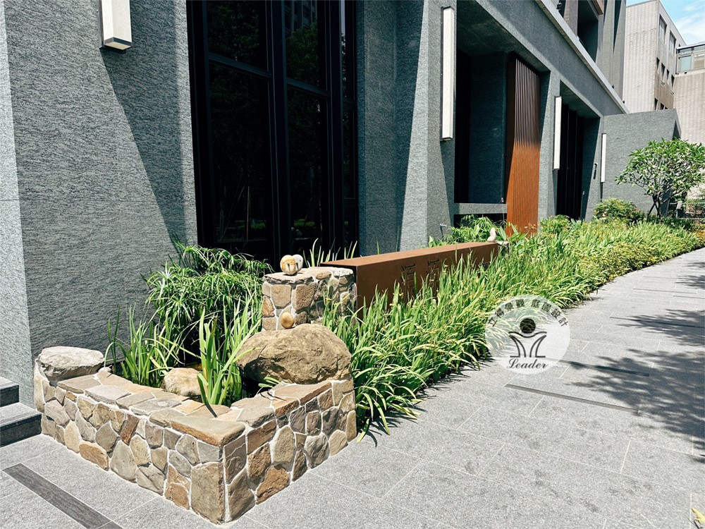 竹北建案-砌花台