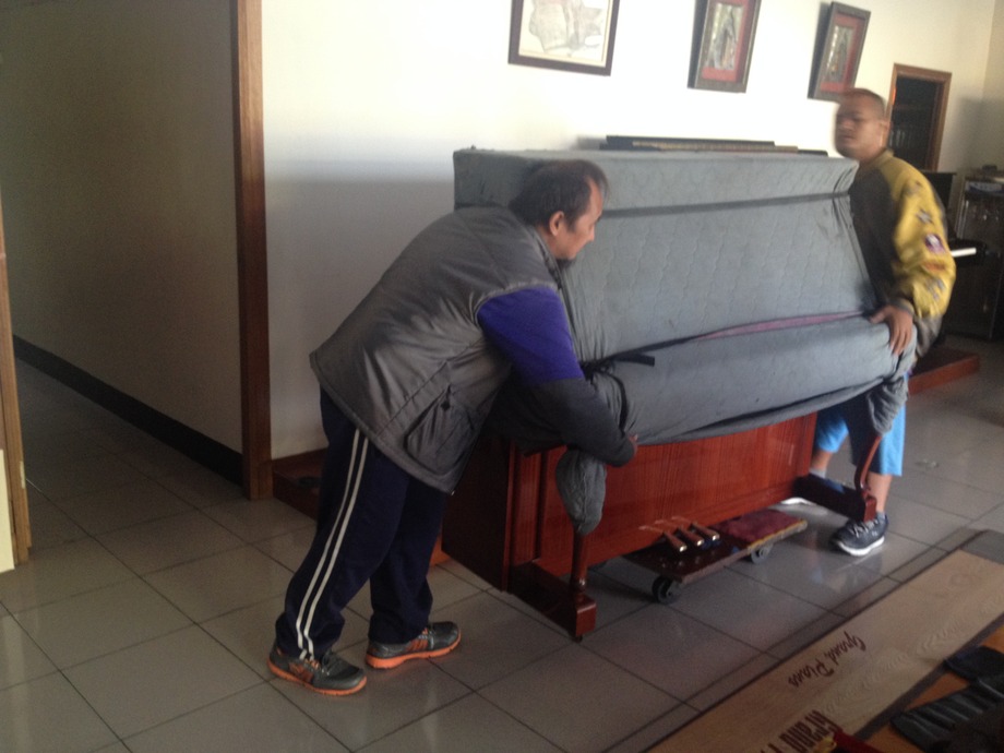鋼琴搬運