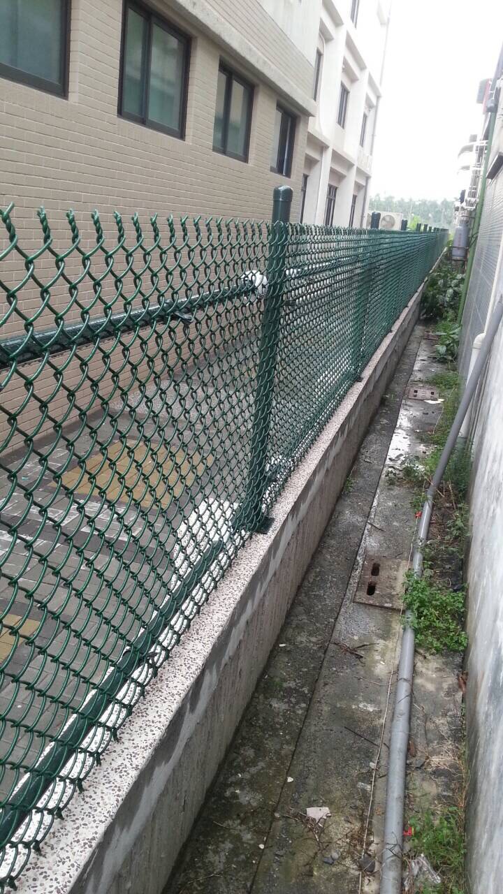 圍牆上包覆pvc鍍鋅圍