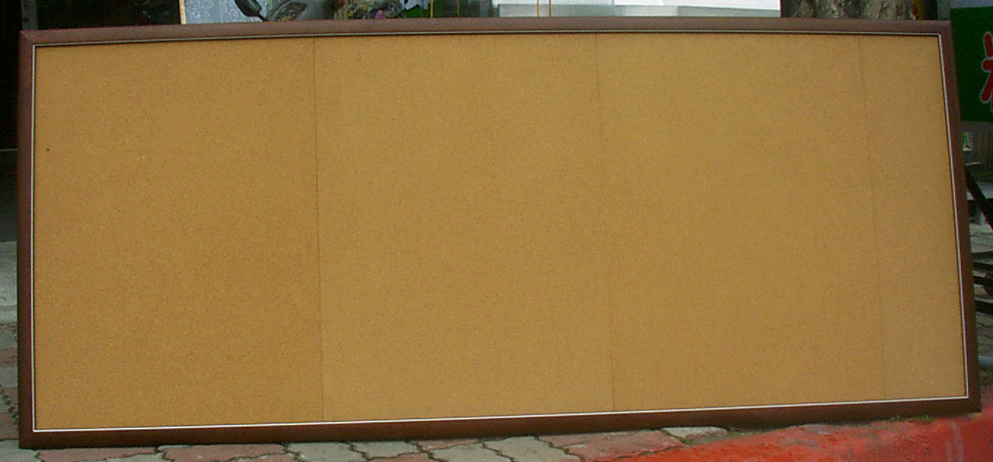 木框軟木公佈欄