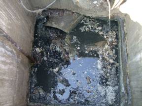 涵管油汙阻塞疏濬施工─清理疏通前