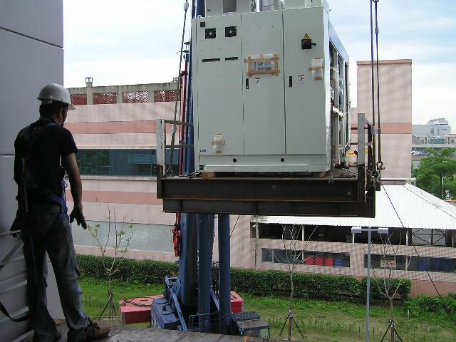 日本精密切割機高空吊掛作業26噸