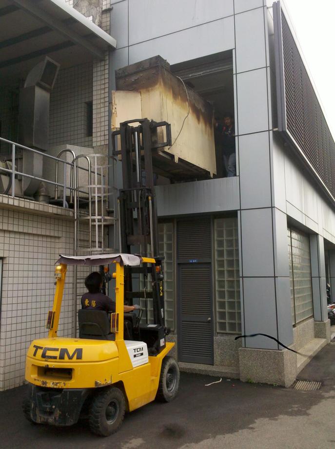 培力藥廠設備搬運