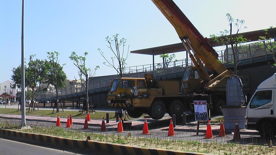 市政府安平抽水站抽水機吊掛作業