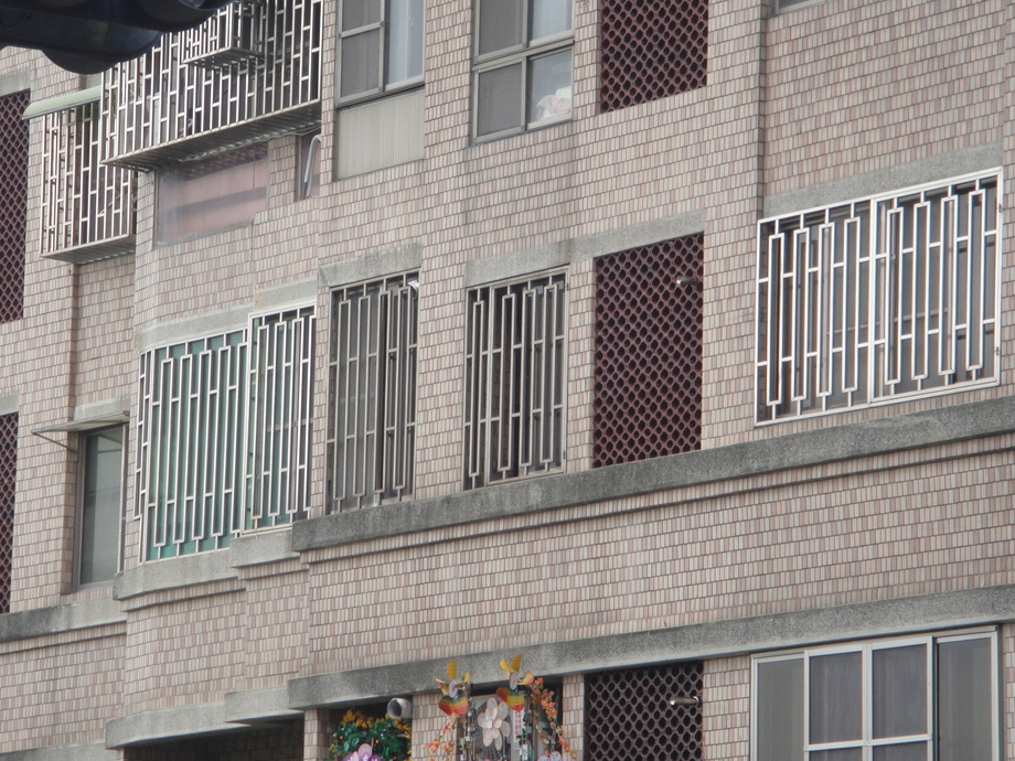 房屋修繕-白鐵鐵窗樣式設計