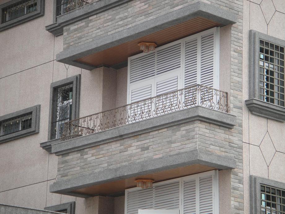 房屋整修-鍛造陽台欄杆設計施工