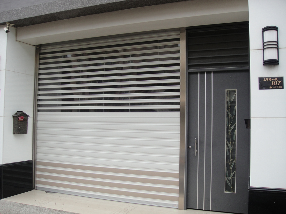 舊屋整修翻新-鍍鋁鋅快速捲門安裝