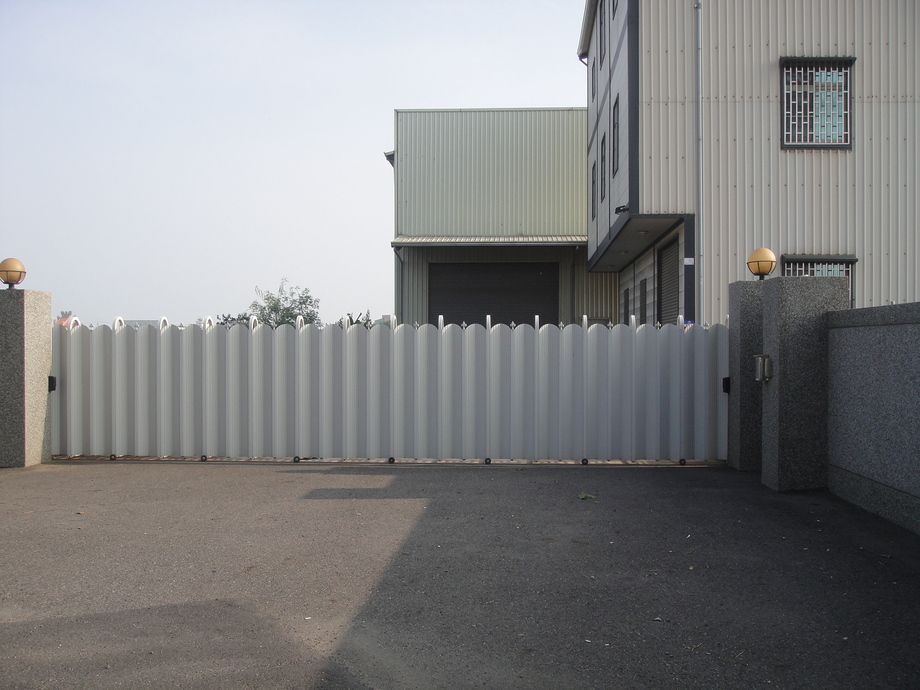 舊屋整新-電動伸縮門規劃安裝