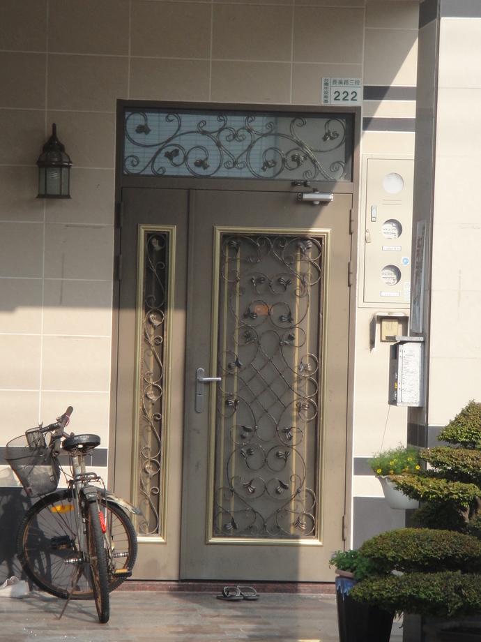 房屋整建-鍛造門安裝設計