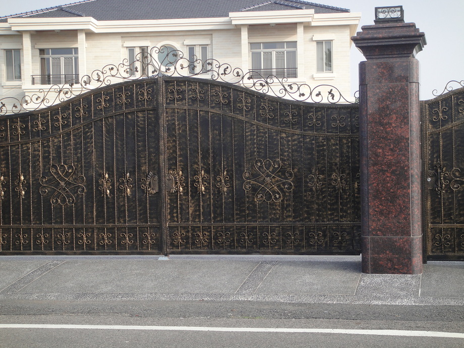 房屋整建-鍛造門安裝設計