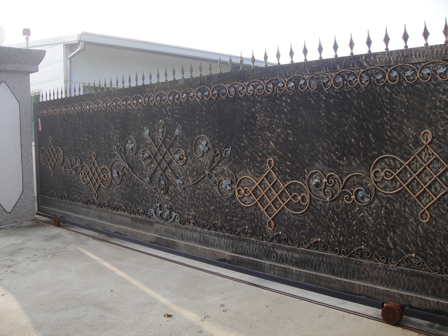 舊房屋整修-鍛造藝術大門樣式設計