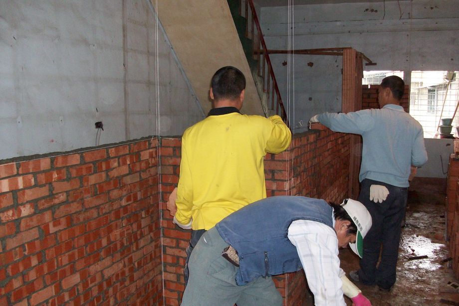 舊房屋翻修-重新紅磚頭隔間砌磚