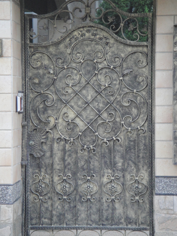 舊房屋翻修-鍛造藝術門花樣式