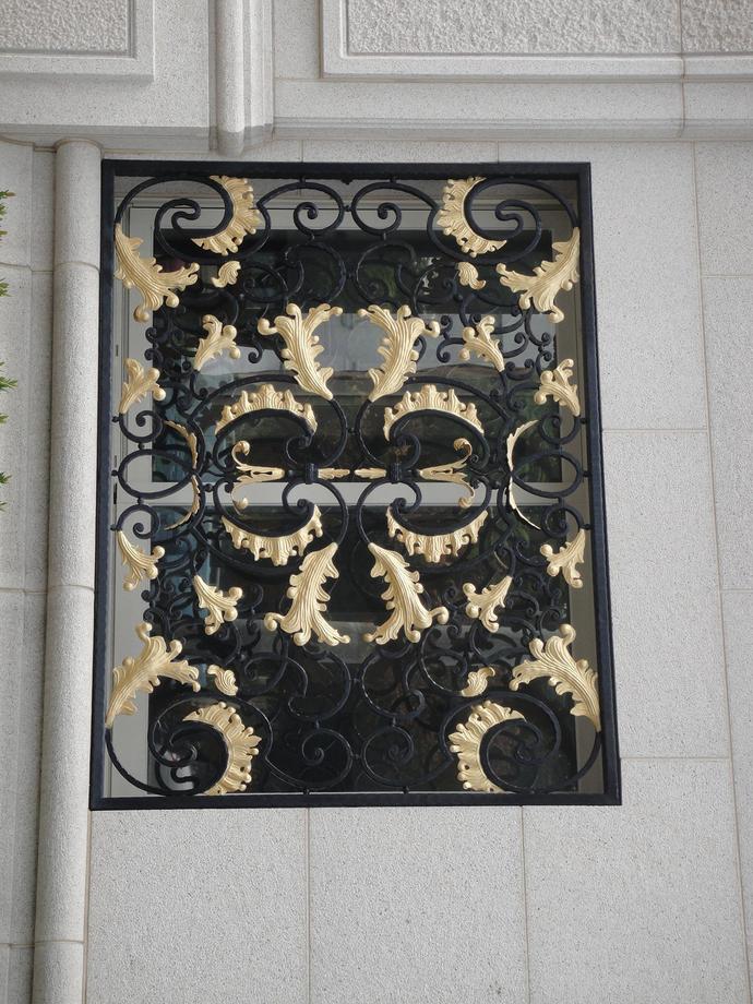 舊房屋翻修-鍛造窗安裝設計