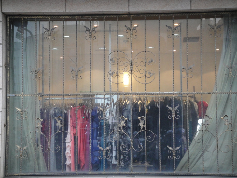 舊房屋翻修-鍛造窗安裝設計