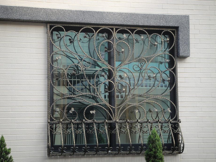 舊房屋翻修-鍛造窗安裝設計
