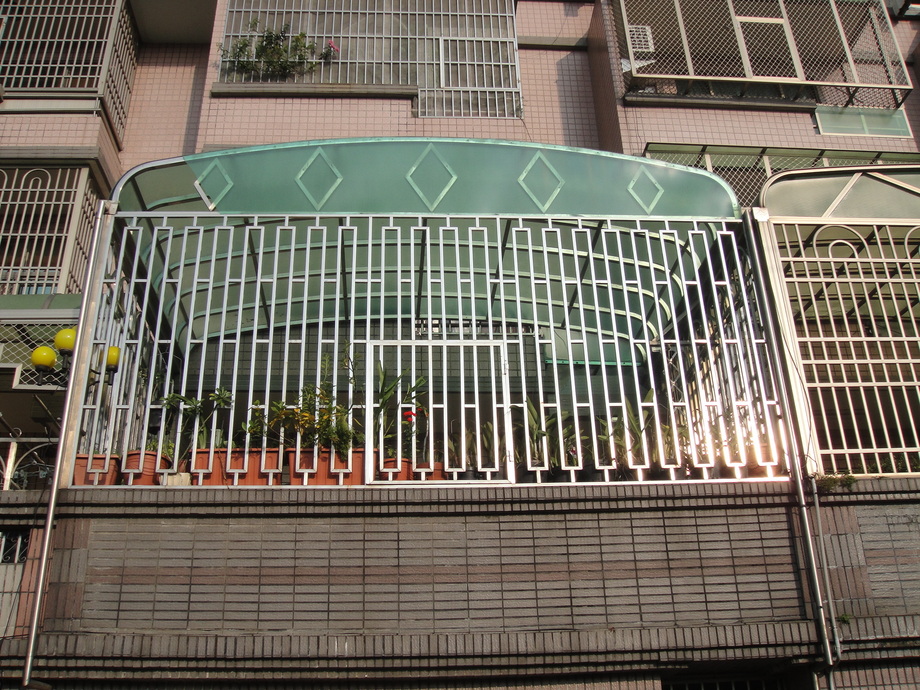 房屋整新修繕-不鏽鋼白鐵鐵窗安裝規劃