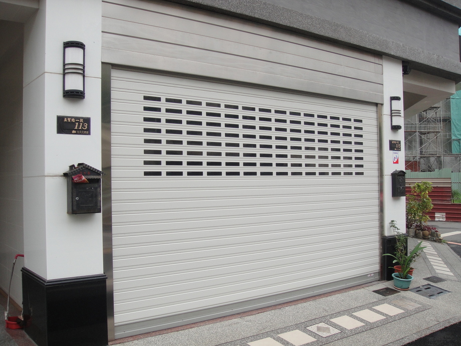 舊屋整修翻新-鍍鋁鋅快速捲門安裝規劃