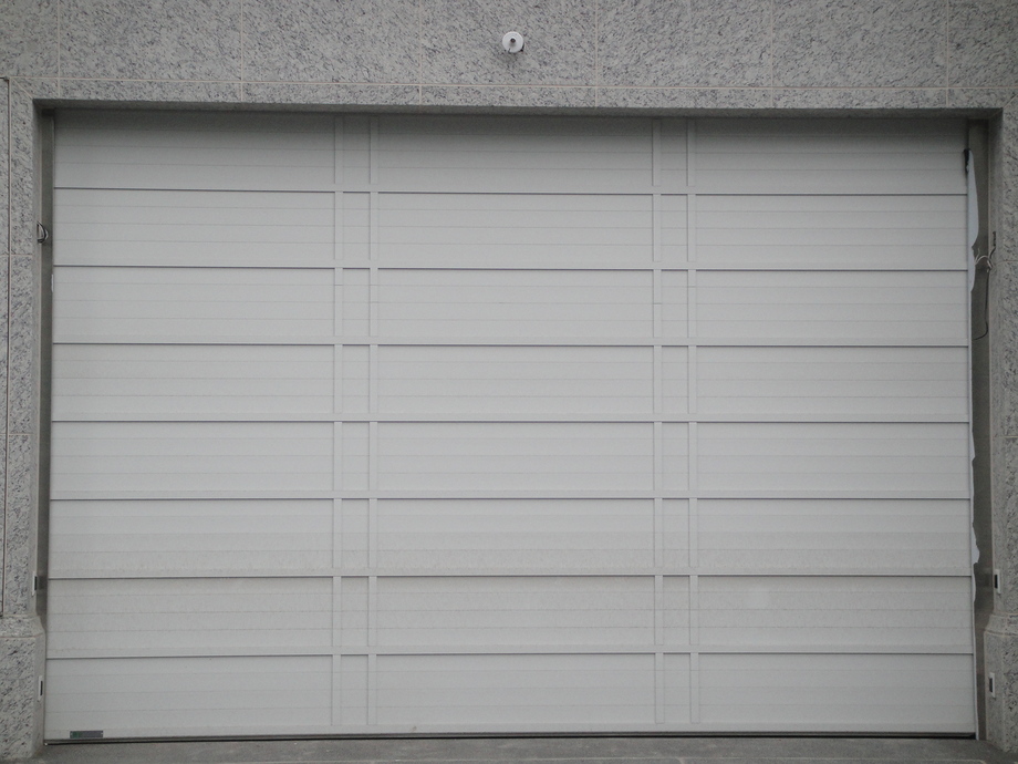 舊屋整修翻新-鍍鋁鋅快速捲門安裝規劃