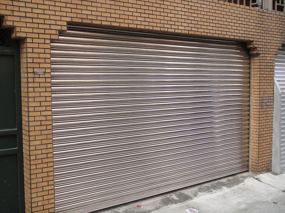 舊屋翻修整新-不鏽鋼白鐵鐵捲門安裝規劃