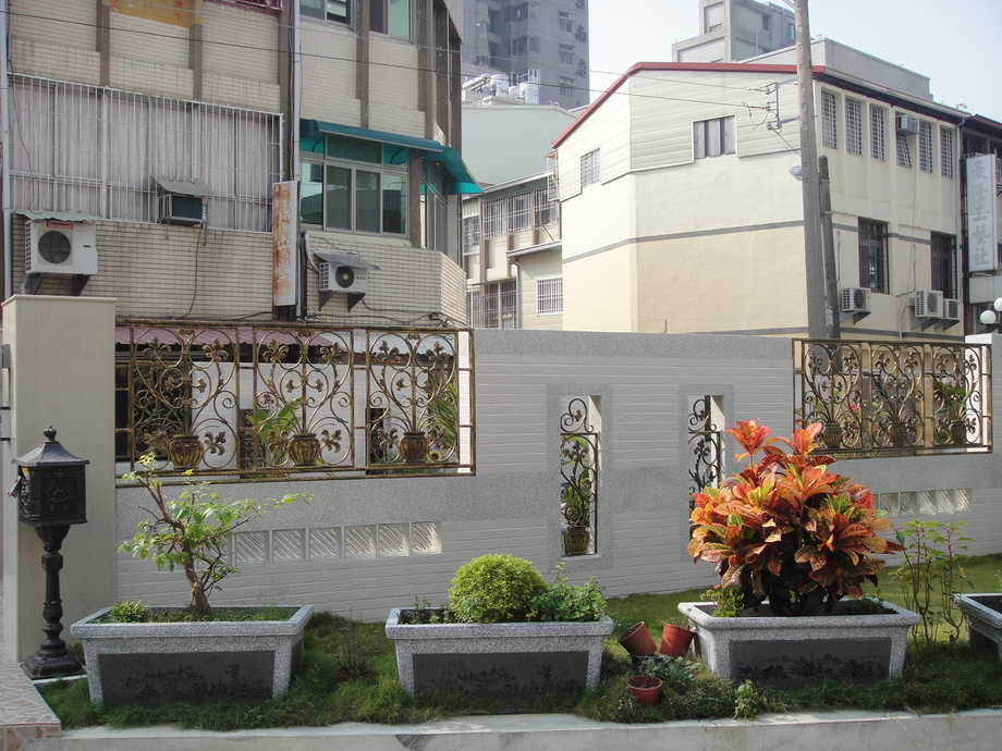 舊屋翻修整新-藝術鍛造圍牆欄杆設計安裝