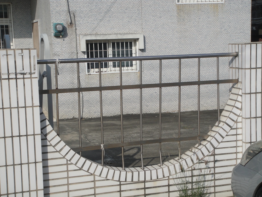 房屋整新裝修-不鏽鋼白鐵圍牆欄杆