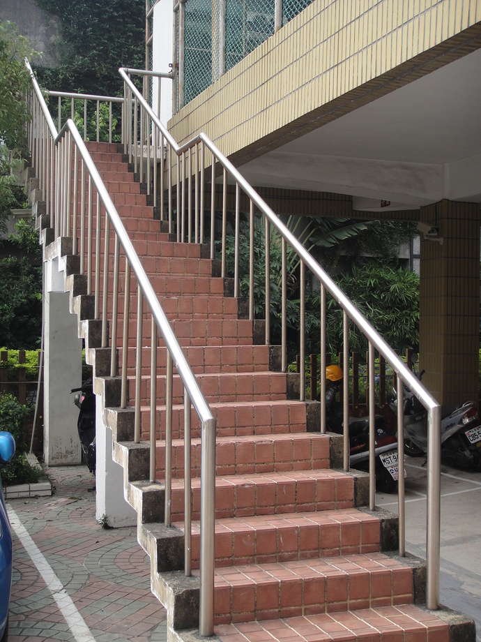 房屋整新裝修-不鏽鋼白鐵扶手欄杆