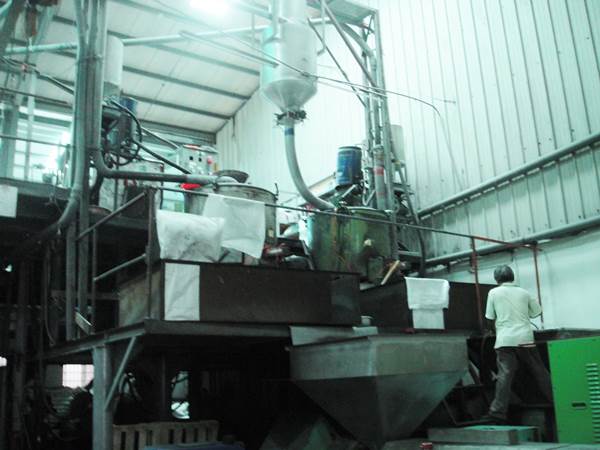 專屬調製所需色澤軟硬度，批次生產訂製需求量，可辦理PVC塑膠原料進