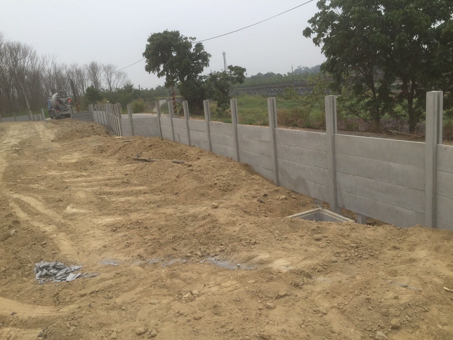 水泥牆圍籬施工_171011_0016