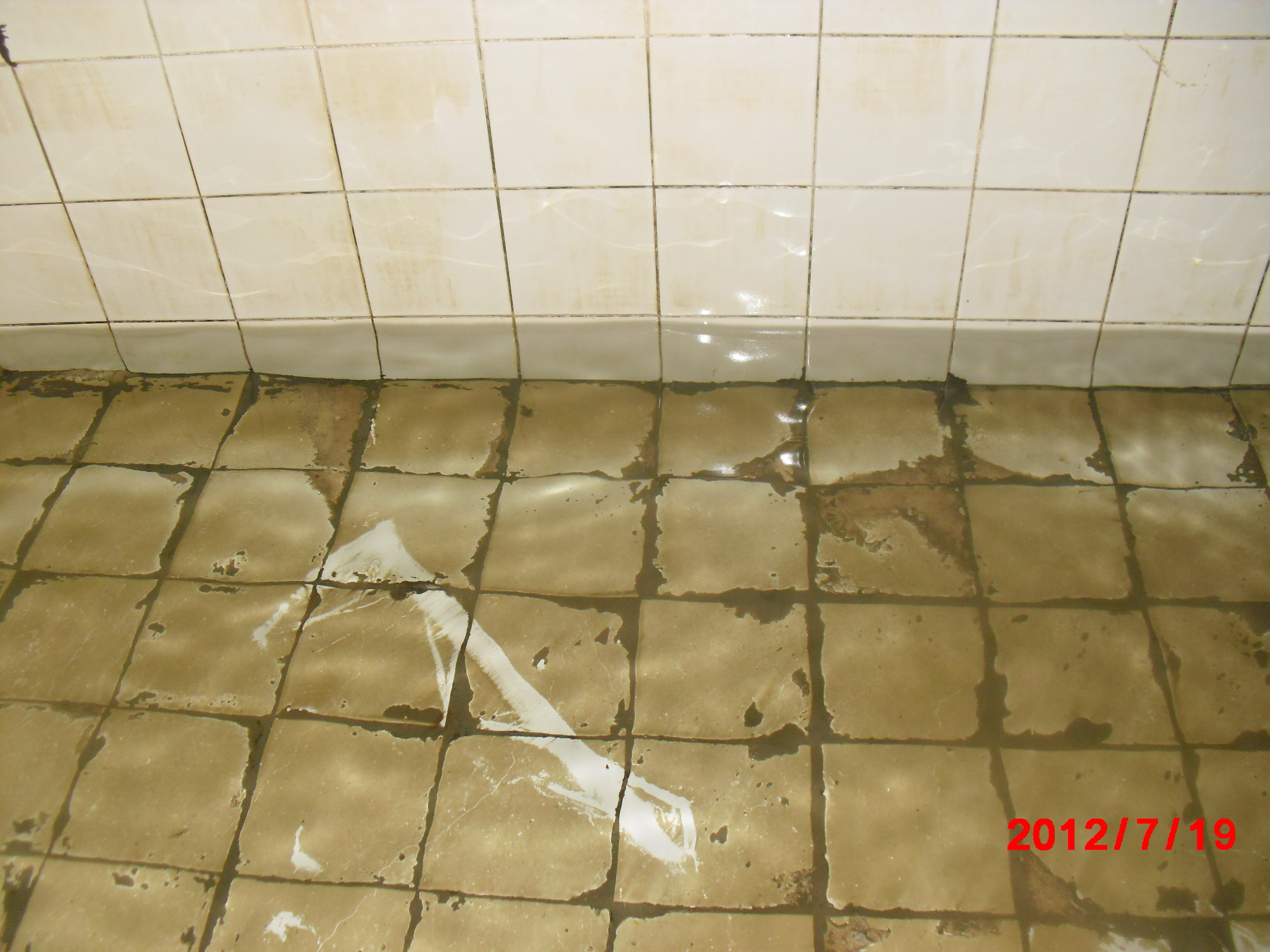 大樓水塔清洗前