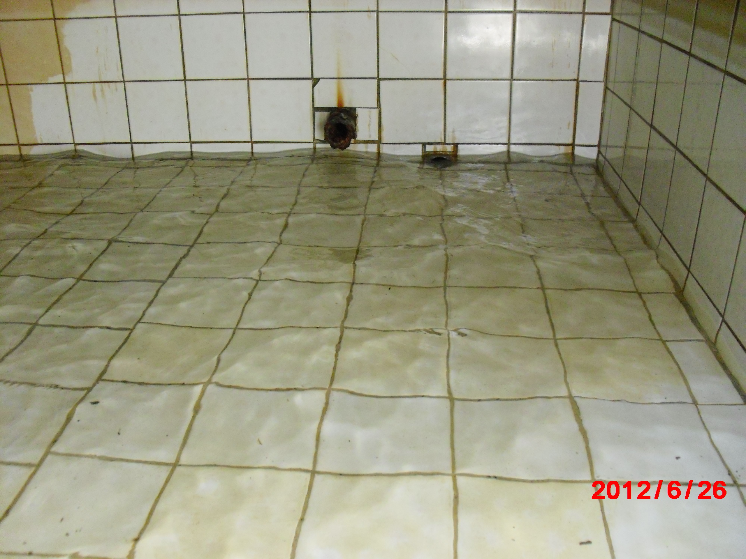 大樓水塔清洗前