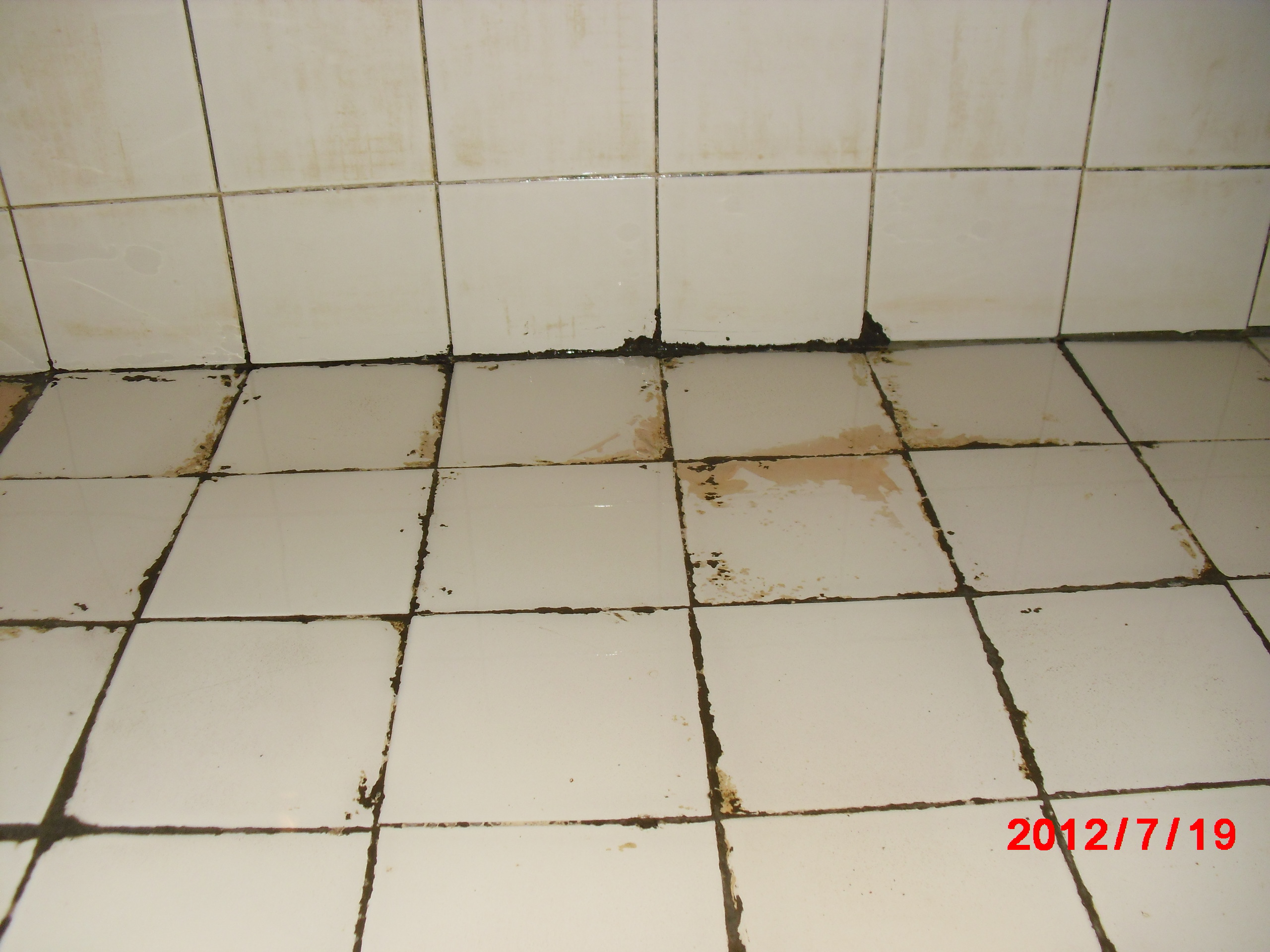 大樓水塔清洗後