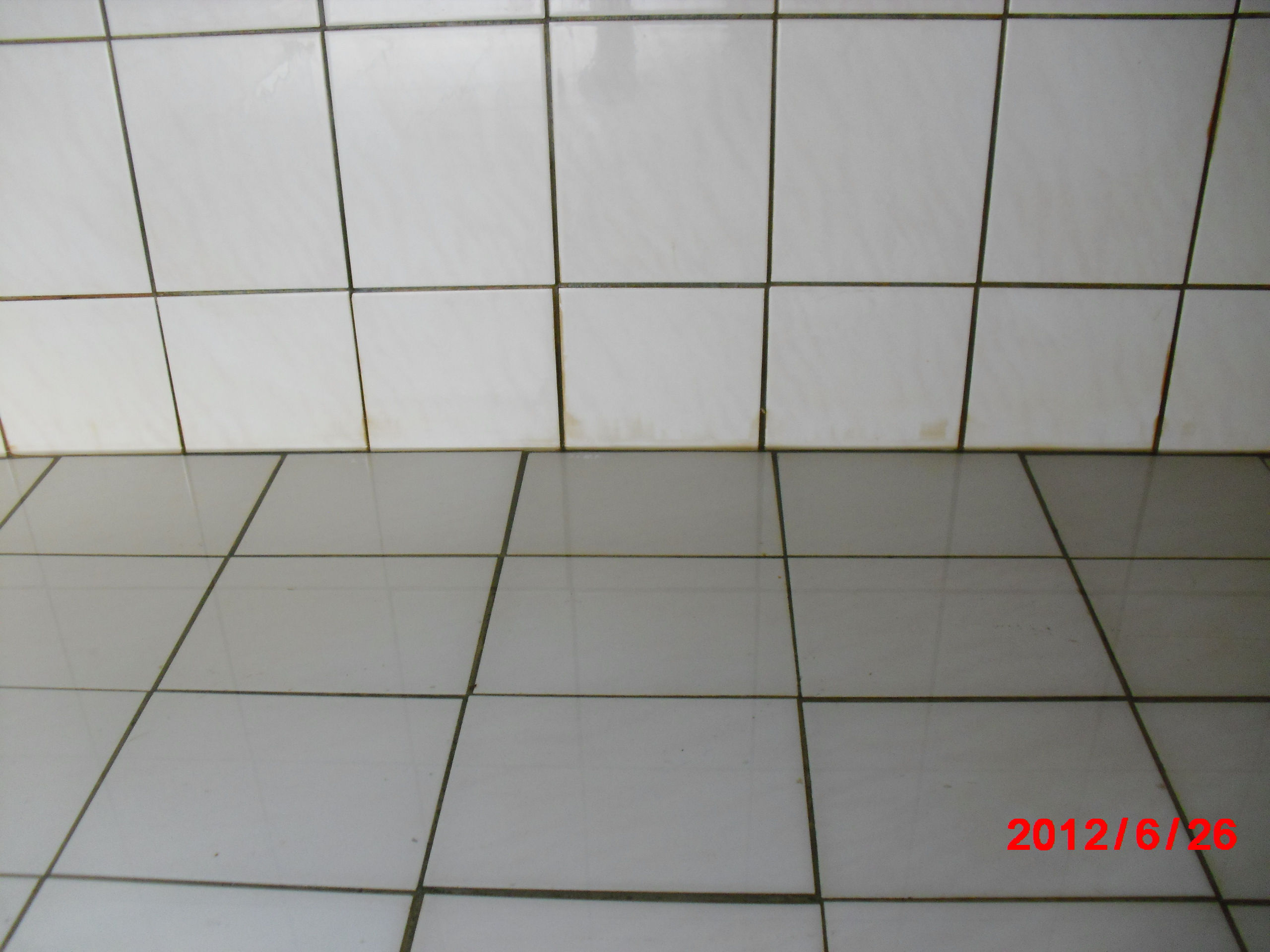 大樓水塔清洗後