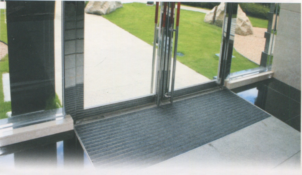 安全防撞拼接地墊公司