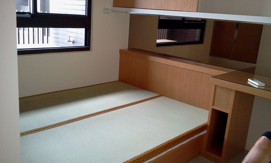 榻榻米床