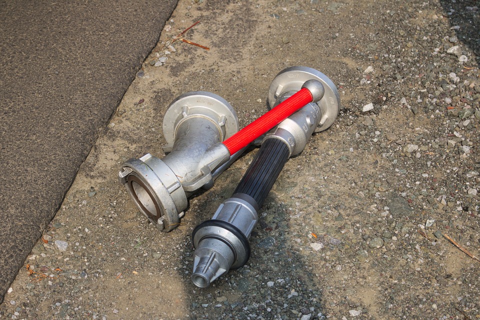 鋼鐵、鋼管、球閥、閘閥、法蘭、彎頭、墊片、零件、砂輪、軸承、螺絲、螺帽、氣、電工具、不袗管、配管工具、消防配件、氬悍零件