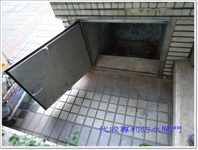 鳳凰天廈-逃生口1