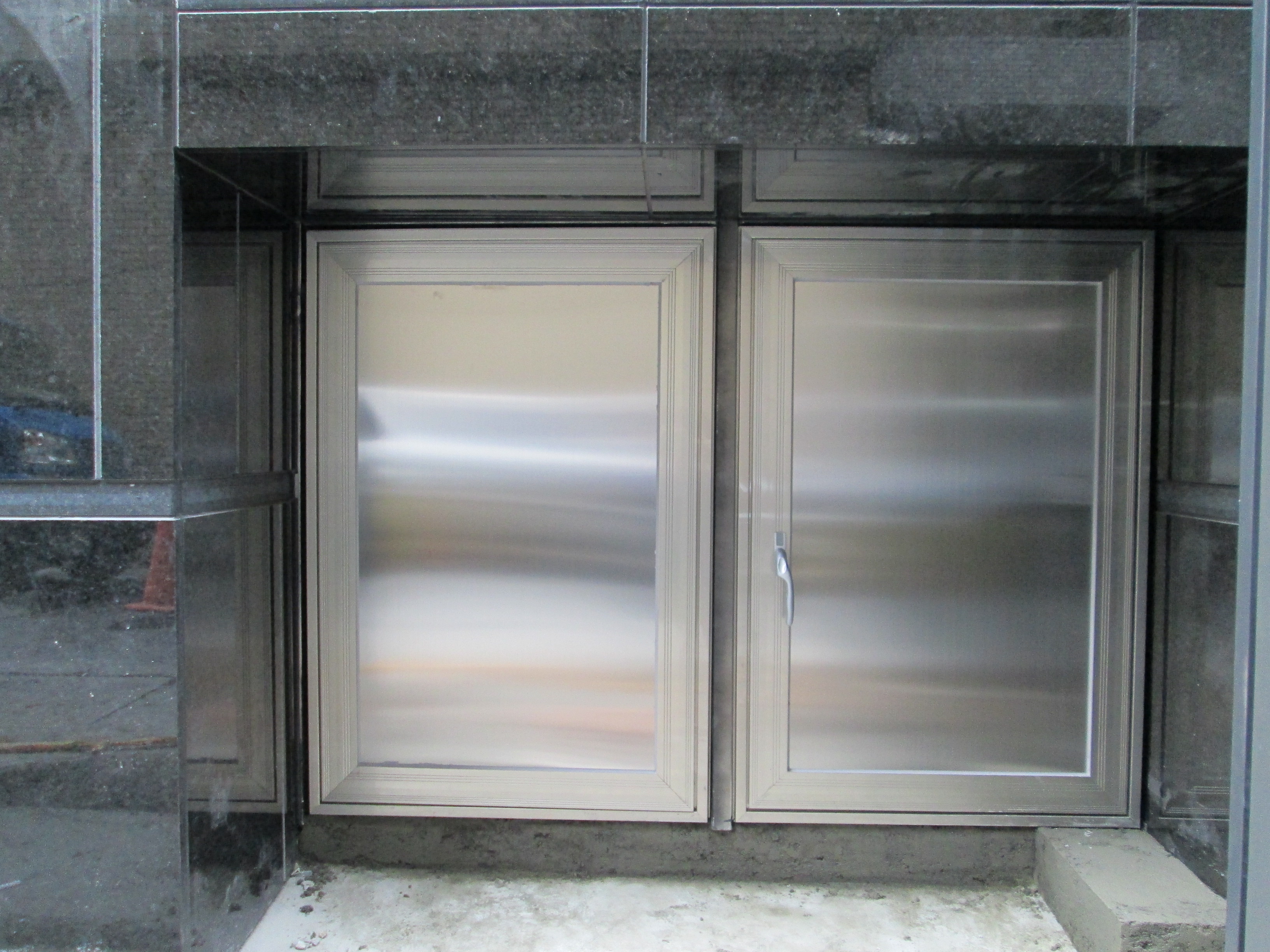 仁本建設多功能水密窗