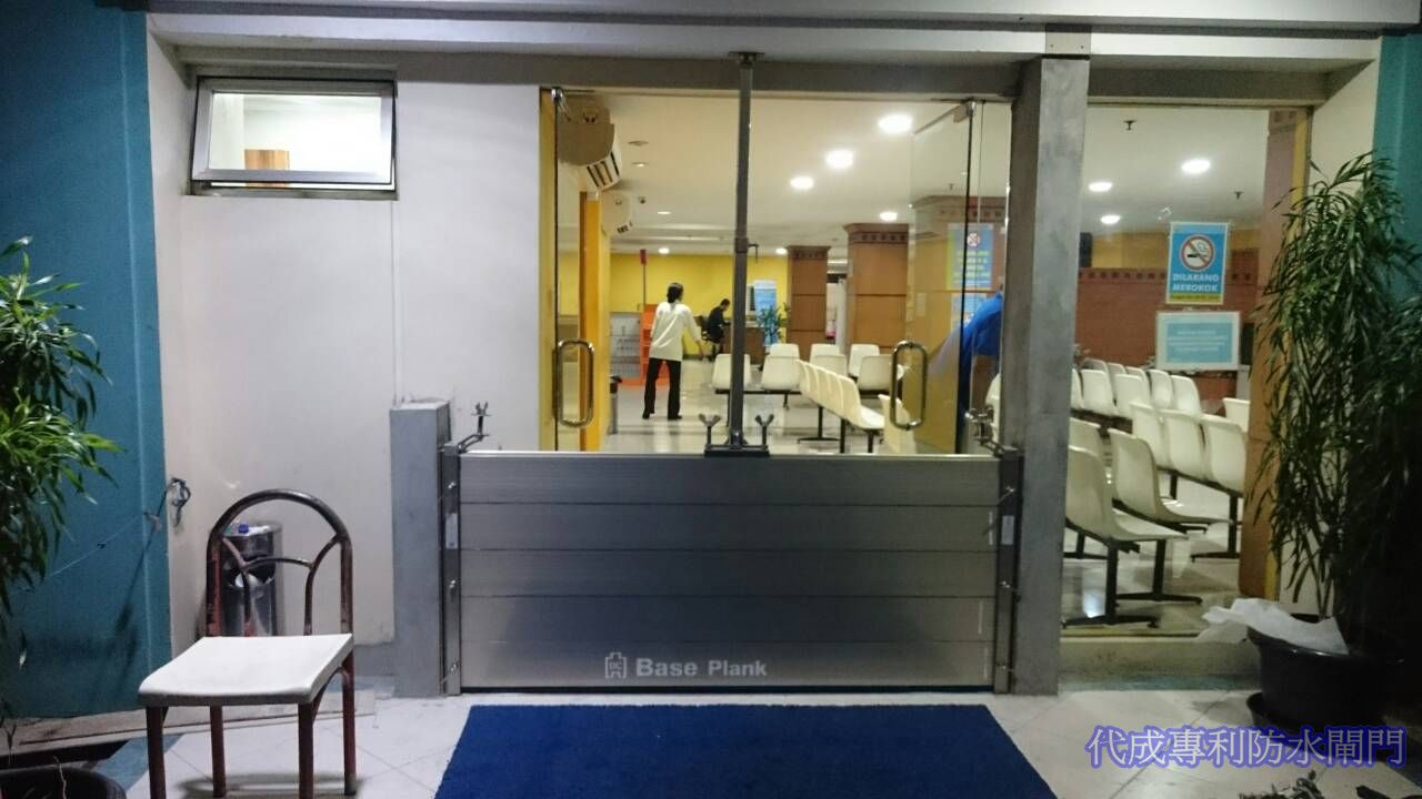 印尼醫院左側門