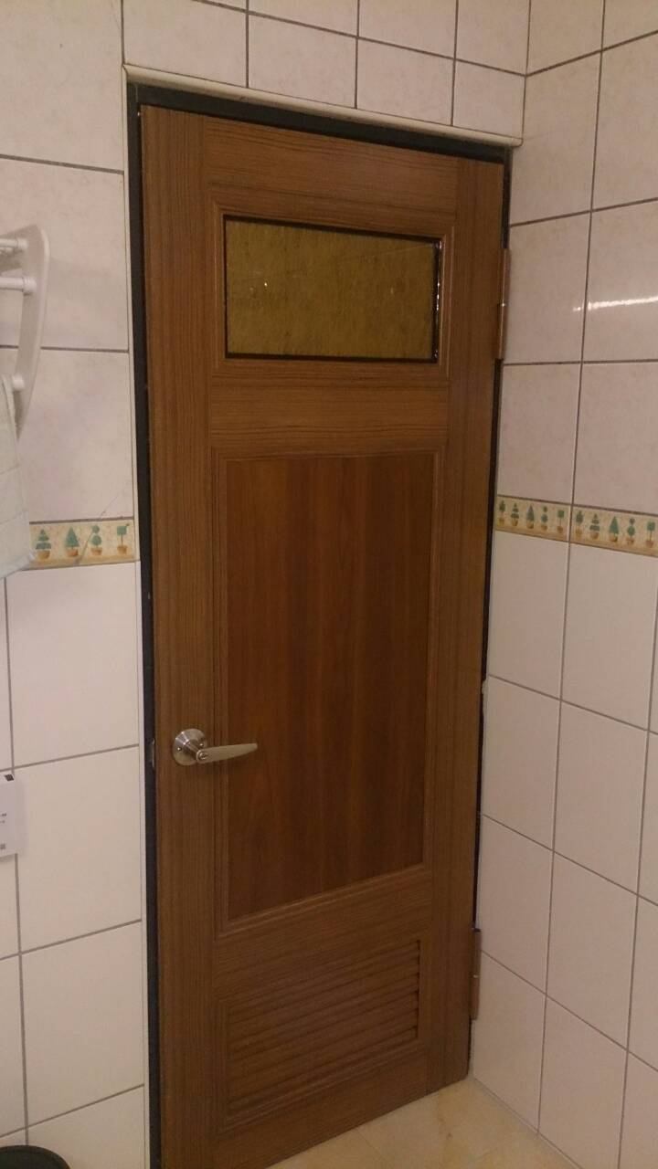 浴廁鋁門，塑鋼門