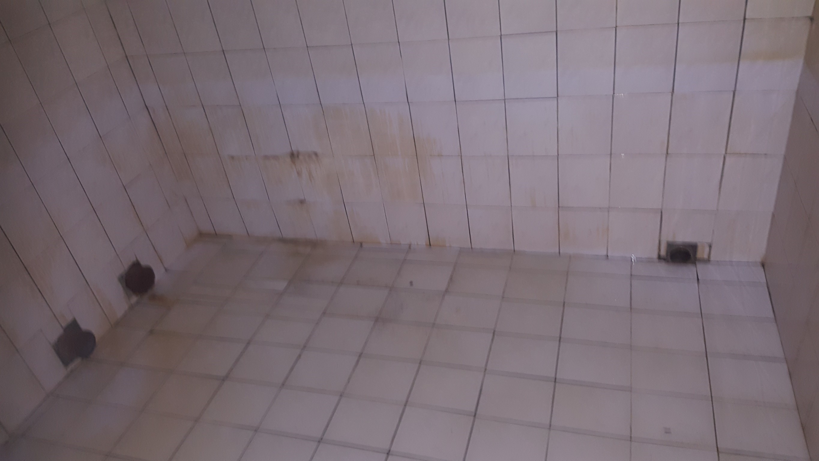 大樓水塔清洗前