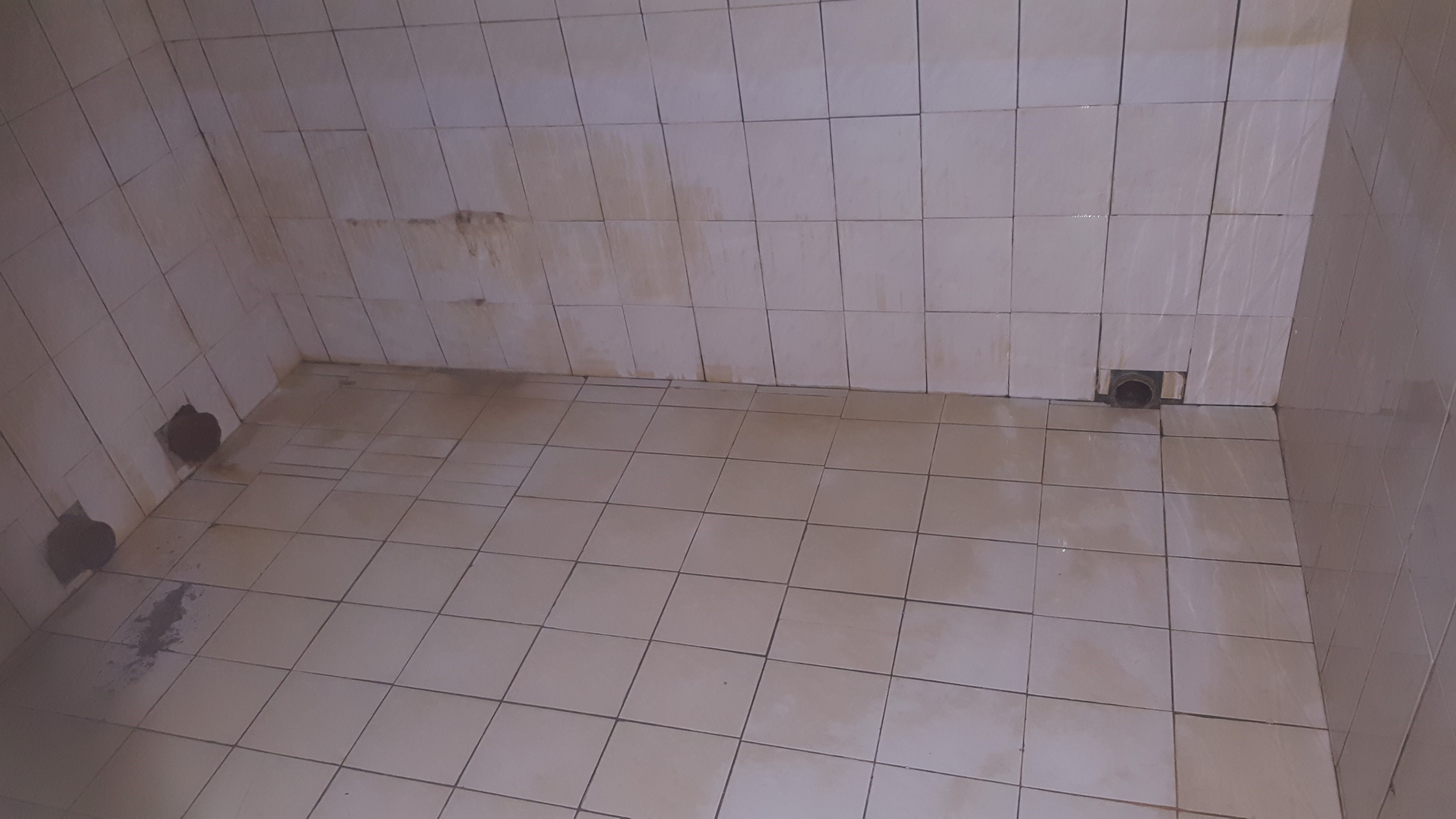 大樓水塔清洗前