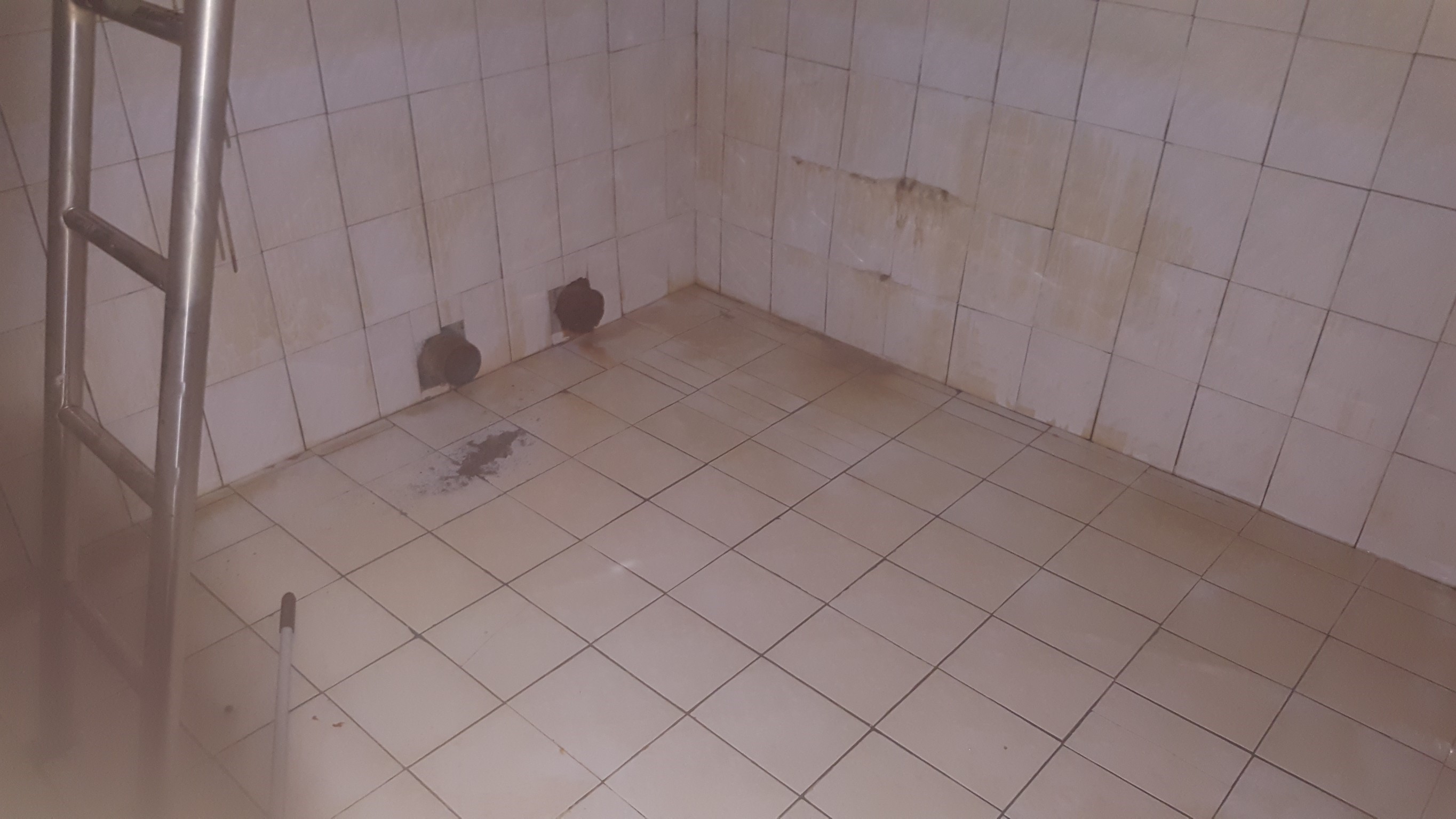 大樓水塔清洗前