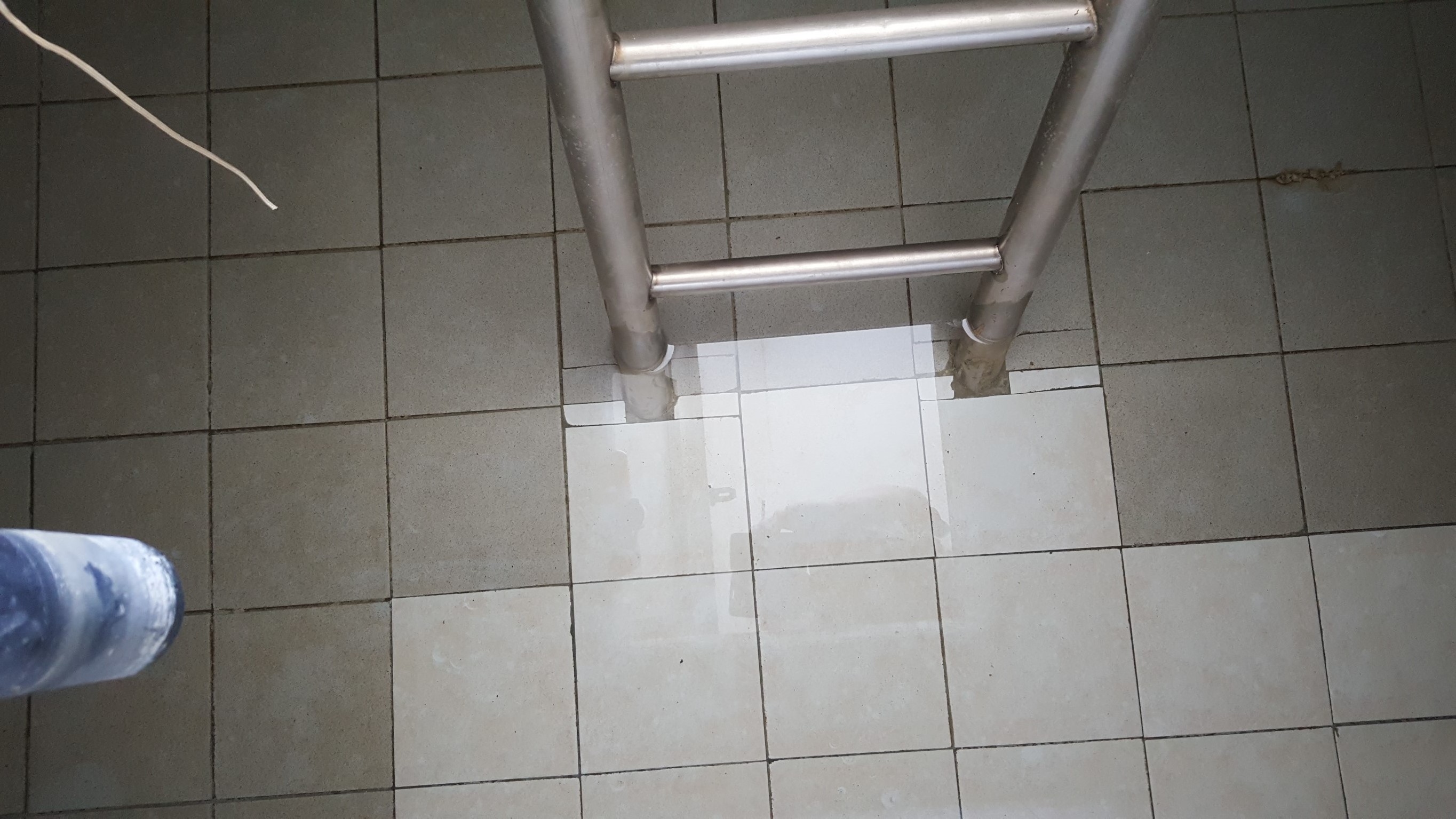 大樓水塔清洗後