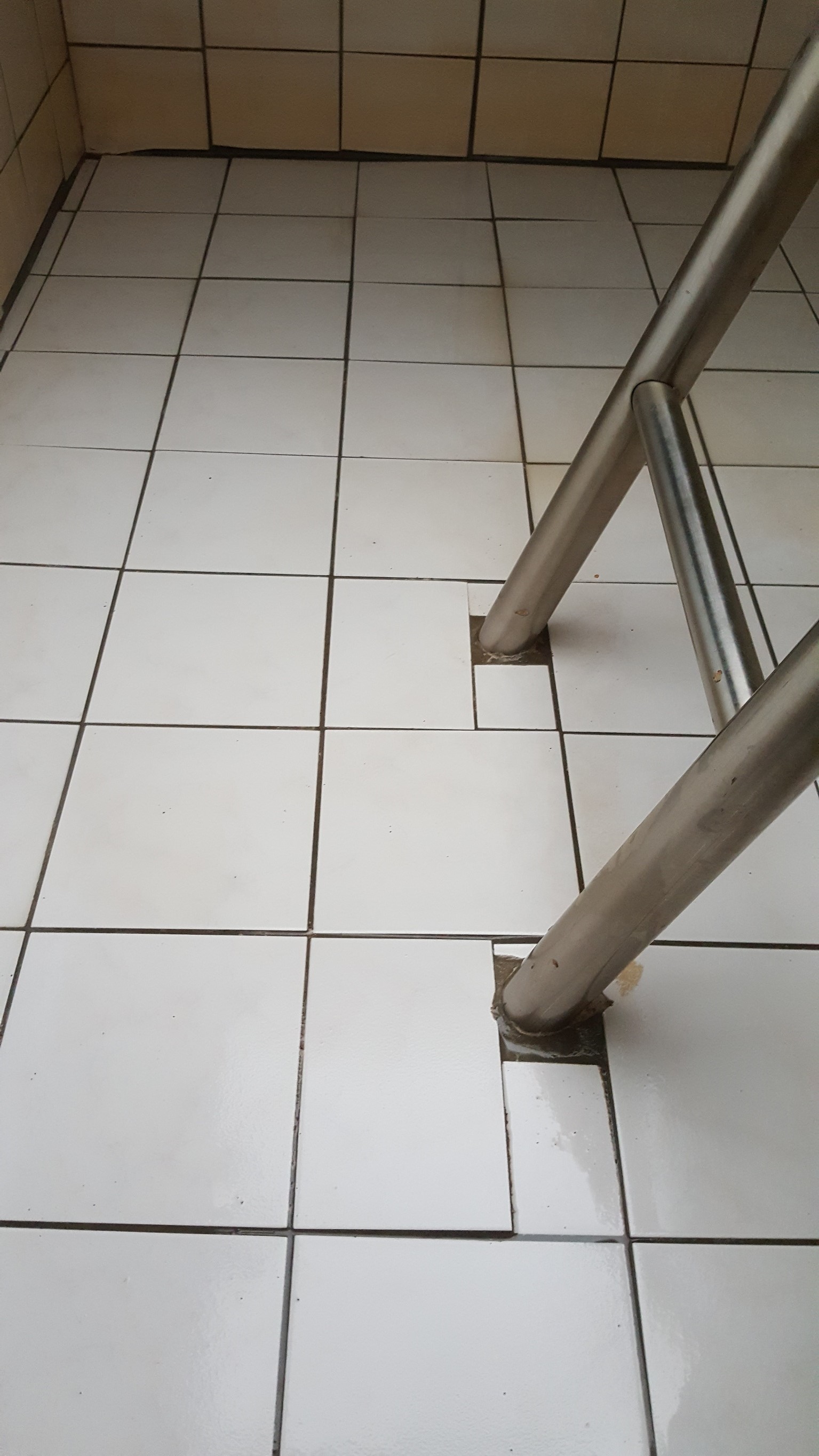 大樓水塔清洗後