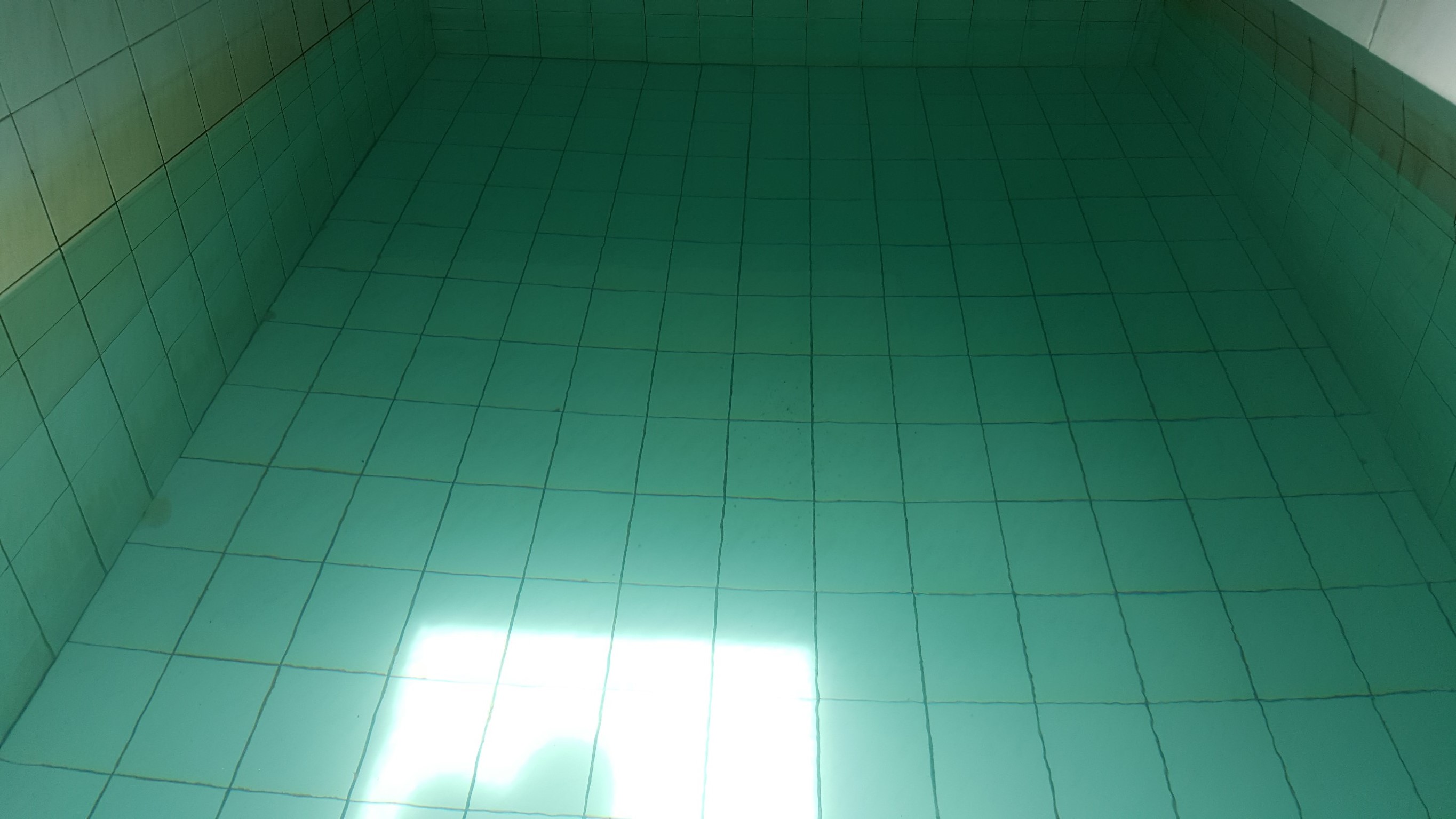 大樓水塔清洗後