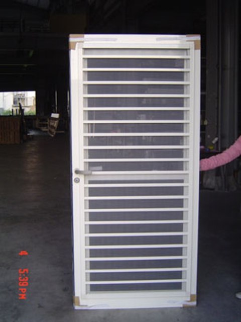 健宏金屬門窗-1