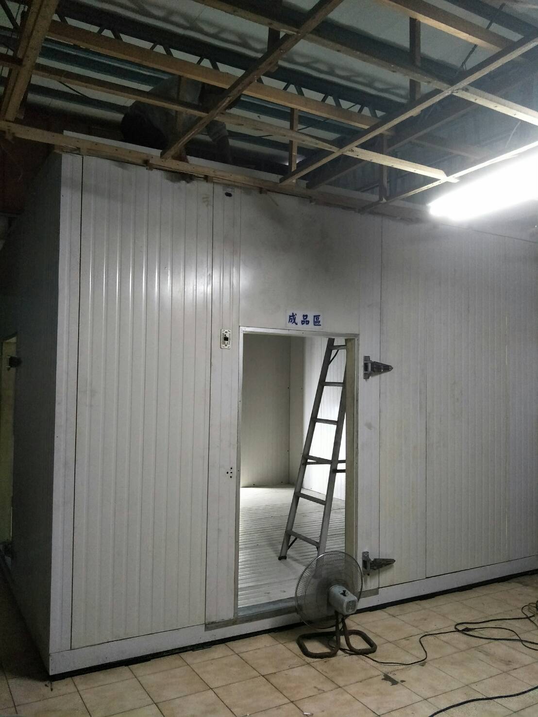 冷凍櫃組合施工