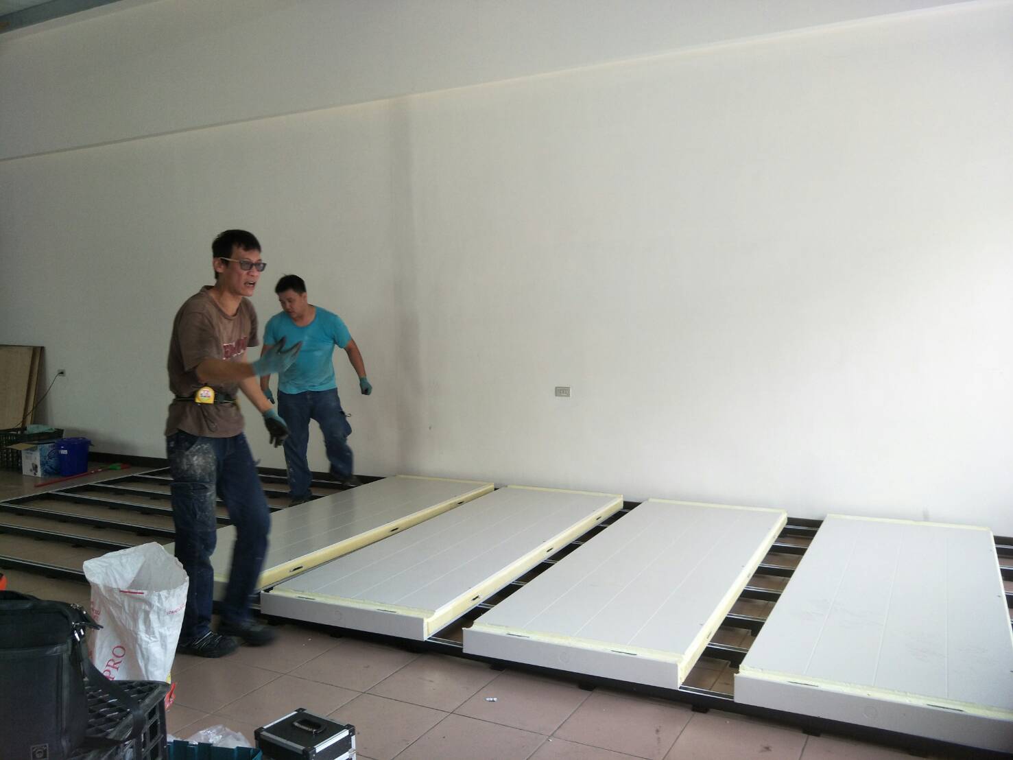 冷凍櫃組合施工