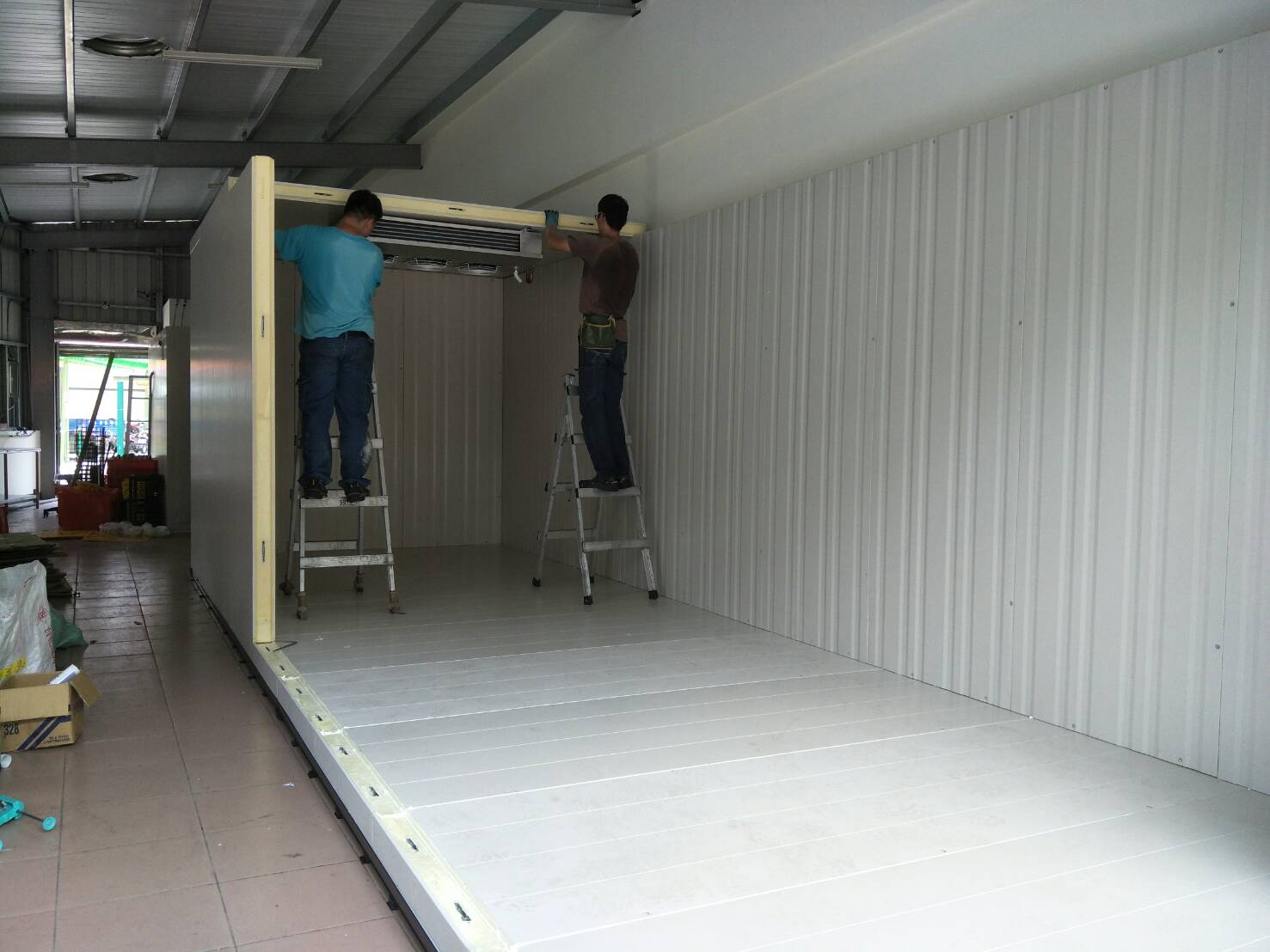 冷凍櫃組合施工